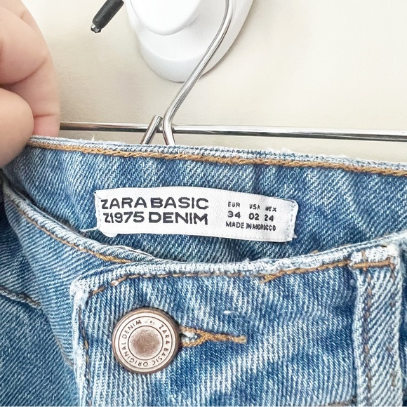 Zara Denim Frill Ruffle Cuff Raw Hem Cropped Jeans Light Wash 2 - Picture 6 of 13